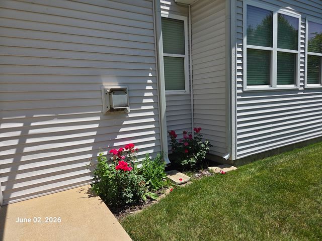 670 S Wellston Lane, Romeoville, IL 60446