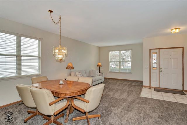 670 S Wellston Lane, Romeoville, IL 60446