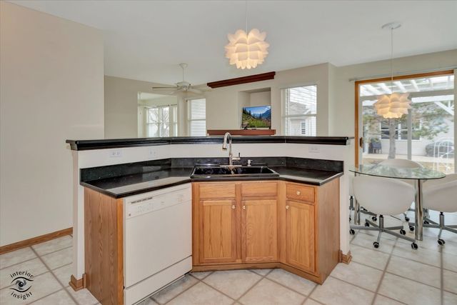 670 S Wellston Lane, Romeoville, IL 60446