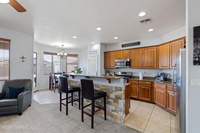 8379 W Avecenna Street, Tucson, AZ 85757