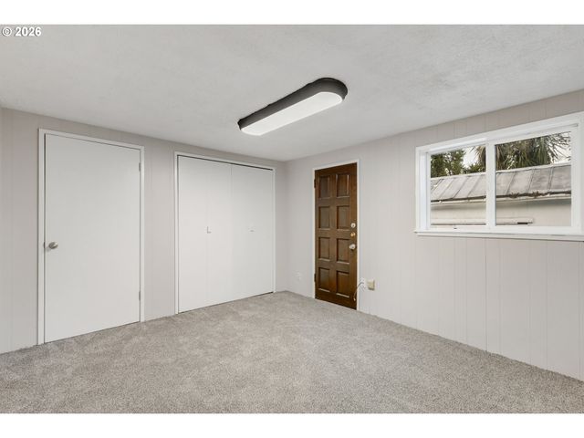 148 Se HOUCK Ave, Roseburg, OR 97470