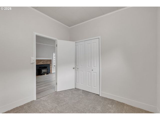 148 Se HOUCK Ave, Roseburg, OR 97470