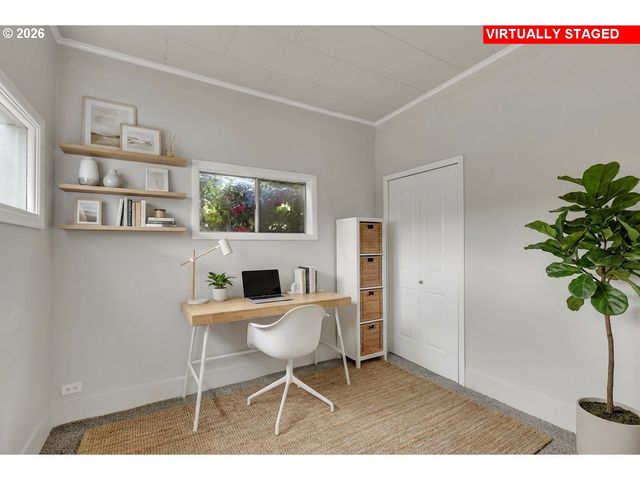 148 Se HOUCK Ave, Roseburg, OR 97470