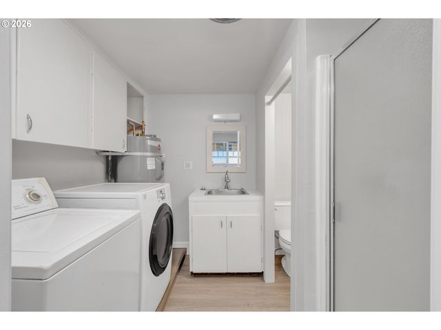 148 Se HOUCK Ave, Roseburg, OR 97470