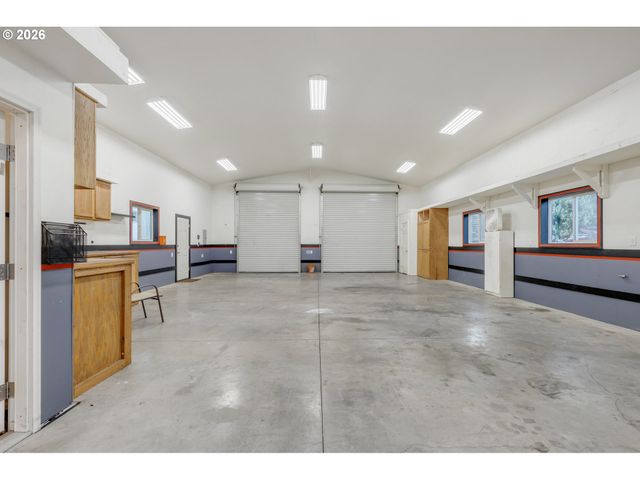 148 Se HOUCK Ave, Roseburg, OR 97470