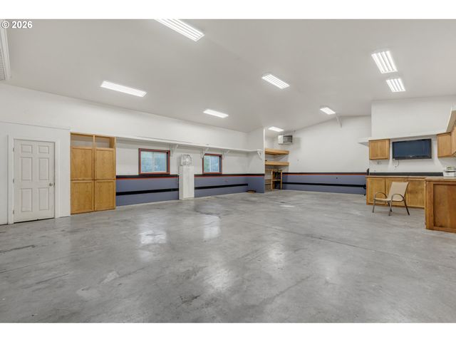 148 Se HOUCK Ave, Roseburg, OR 97470