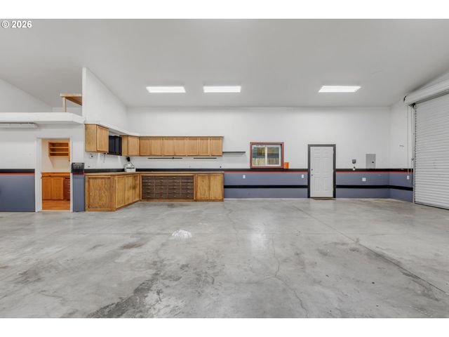 148 Se HOUCK Ave, Roseburg, OR 97470