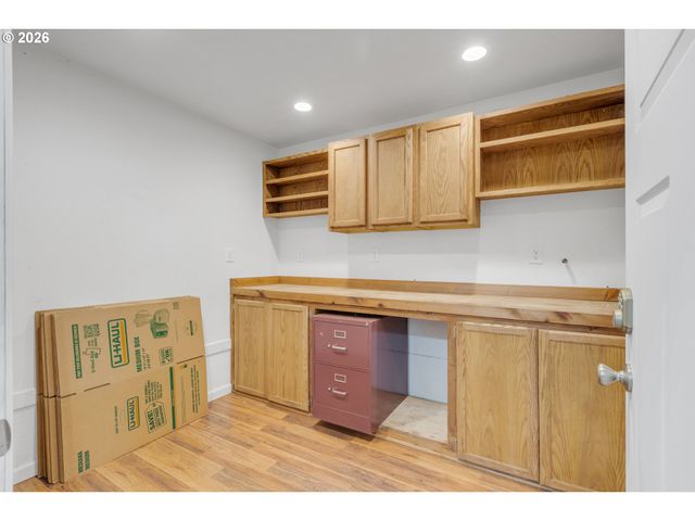 148 Se HOUCK Ave, Roseburg, OR 97470