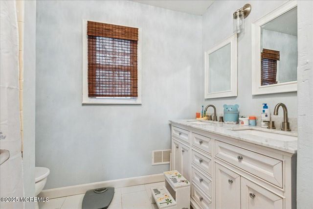 54 Tracy Drive, Manalapan, NJ 07726