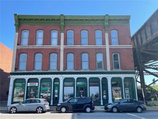 904 S 4th Street, St Louis, MO 63102
