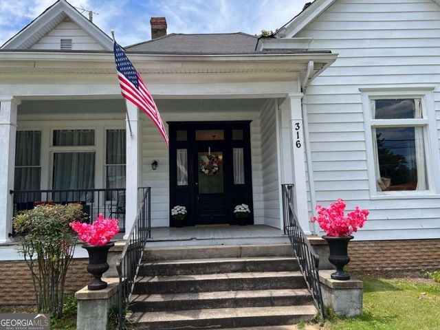 316 College Street, Carrollton, GA 30117