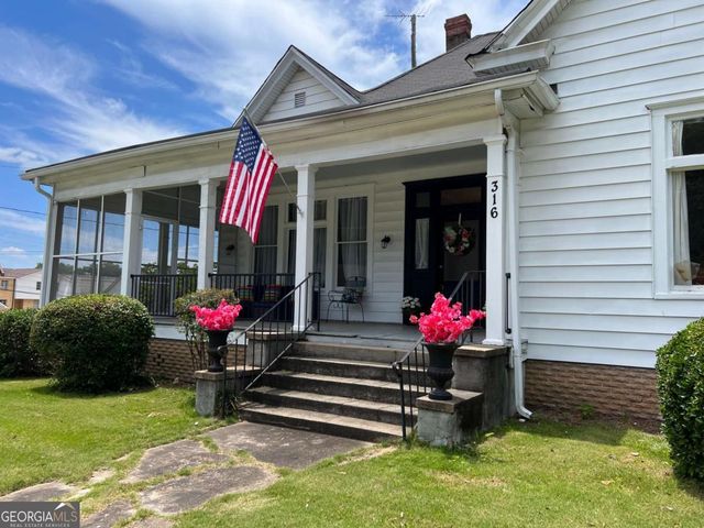 316 College Street, Carrollton, GA 30117