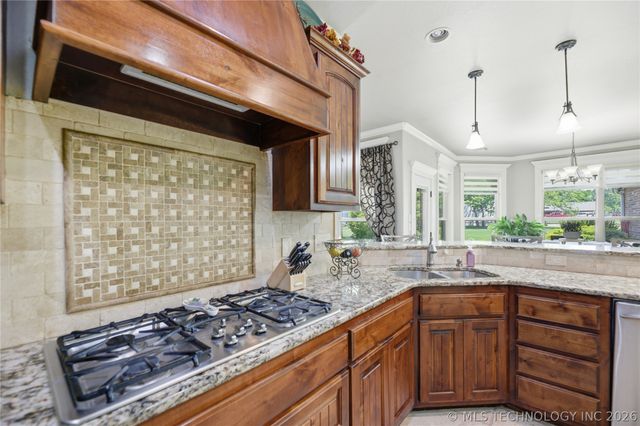 16657 E 79th Street North, Owasso, OK 74055