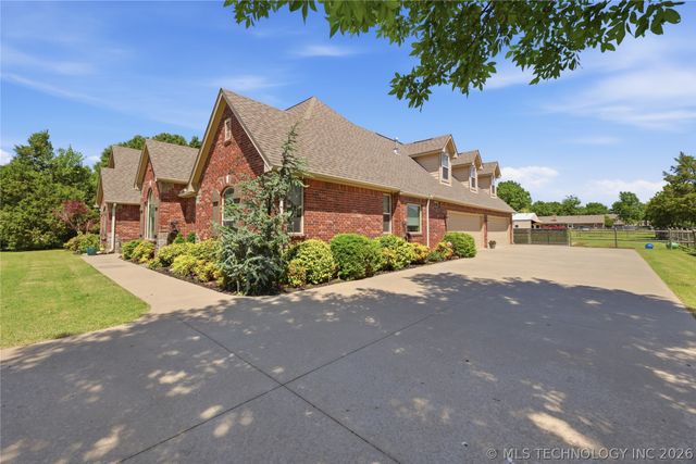 16657 E 79th Street North, Owasso, OK 74055