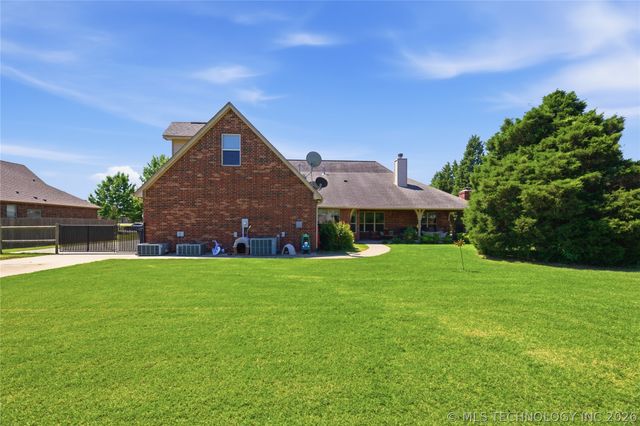 16657 E 79th Street North, Owasso, OK 74055