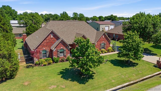 16657 E 79th Street North, Owasso, OK 74055