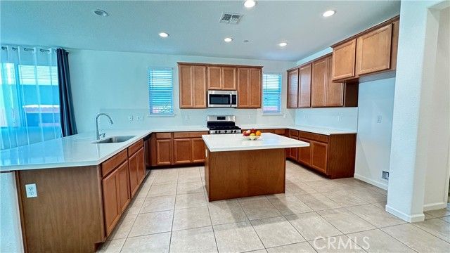 2428 Freestone Drive, Merced, CA 95340