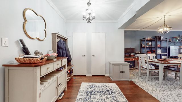 67-38 108th Street C17, Forest Hills, NY 11375