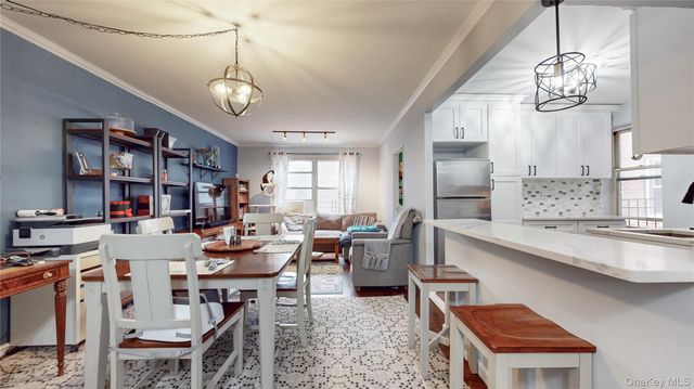 67-38 108th Street C17, Forest Hills, NY 11375