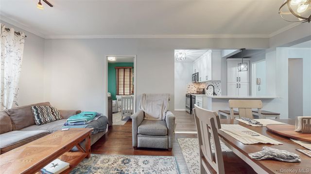67-38 108th Street C17, Forest Hills, NY 11375