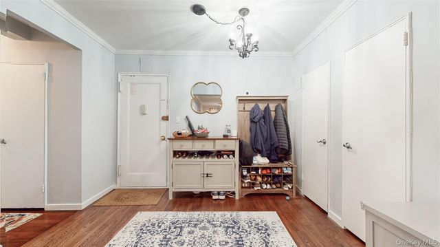 67-38 108th Street C17, Forest Hills, NY 11375
