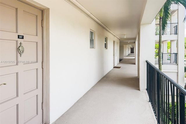 3200 N Palm Aire Dr 207, Pompano Beach, FL 33069