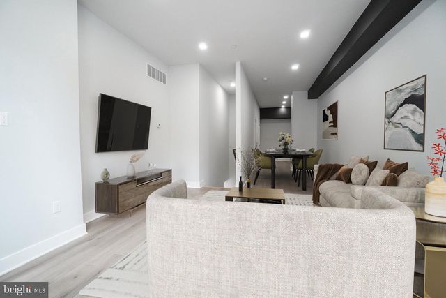 4303 FAIRMOUNT AVE, Philadelphia, PA 19104