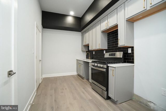 4303 FAIRMOUNT AVE, Philadelphia, PA 19104