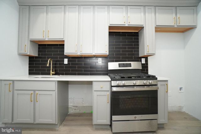 4303 FAIRMOUNT AVE, Philadelphia, PA 19104