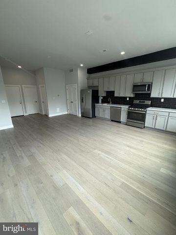 4303 FAIRMOUNT AVE, Philadelphia, PA 19104