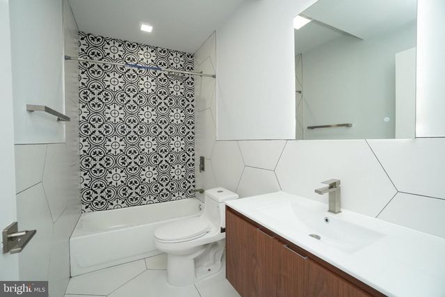 4303 FAIRMOUNT AVE, Philadelphia, PA 19104