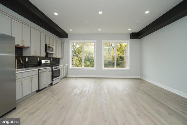 4303 FAIRMOUNT AVE, Philadelphia, PA 19104