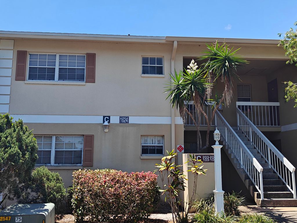 1624 Sunny Brook Lane NE, 203, Palm Bay, FL 32905