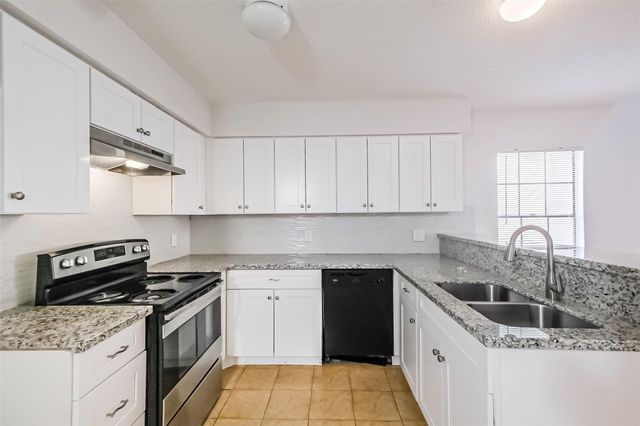 11983 Bob White Drive 17-852, Houston, TX 77035