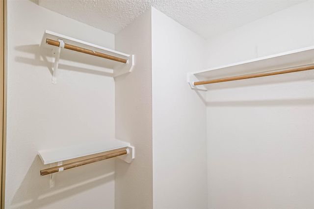 11983 Bob White Drive 17-852, Houston, TX 77035