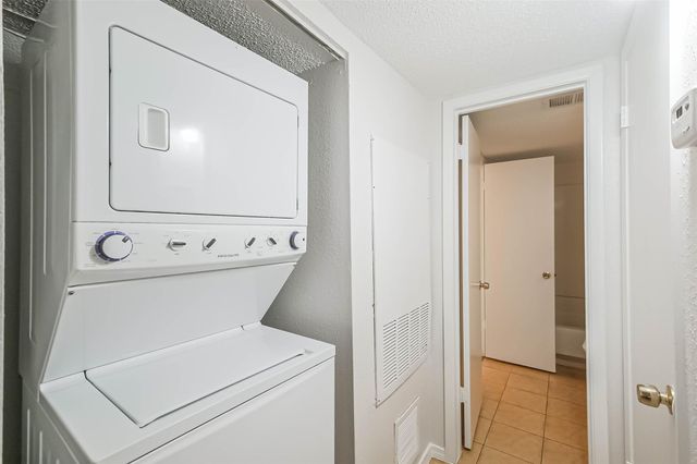 11983 Bob White Drive 17-852, Houston, TX 77035