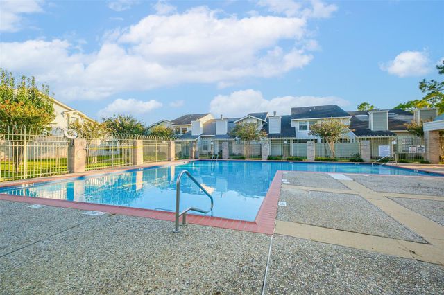 11983 Bob White Drive 17-852, Houston, TX 77035