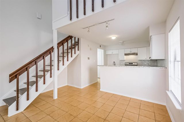 11983 Bob White Drive 17-852, Houston, TX 77035