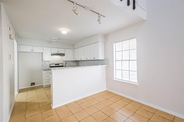 11983 Bob White Drive 17-852, Houston, TX 77035