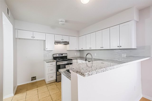 11983 Bob White Drive 17-852, Houston, TX 77035