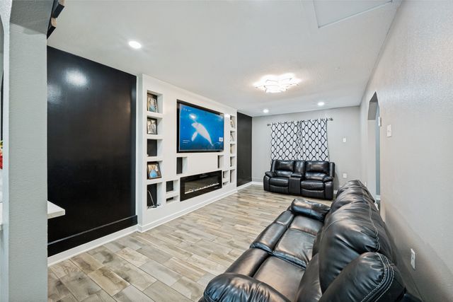 4332 Quails Lane, Fort Worth, TX 76119