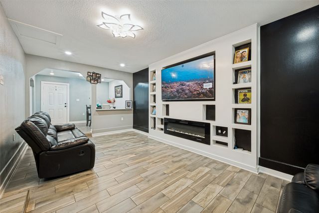 4332 Quails Lane, Fort Worth, TX 76119