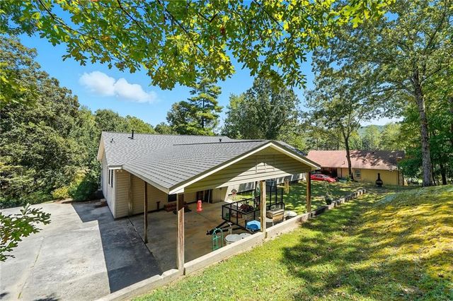 12 Indian River SE Road, Lindale, GA 30147