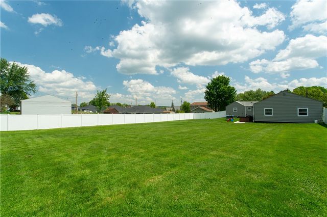 1238 Cascade Rd, Monaca, PA 15061
