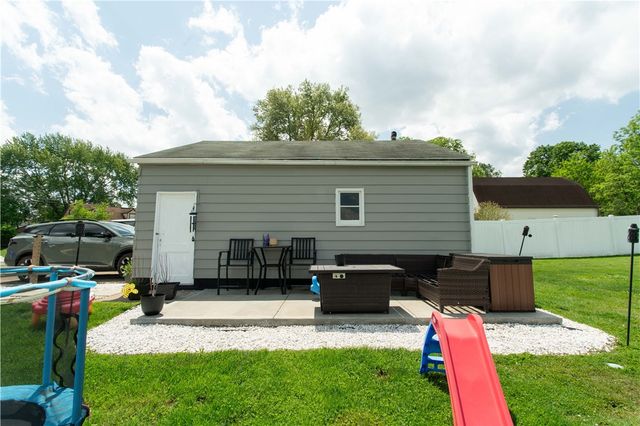 1238 Cascade Rd, Monaca, PA 15061
