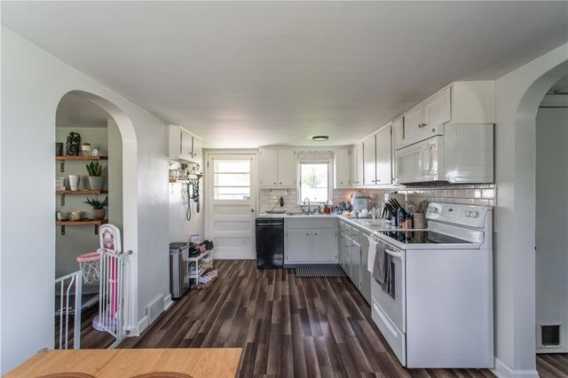 1238 Cascade Rd, Monaca, PA 15061