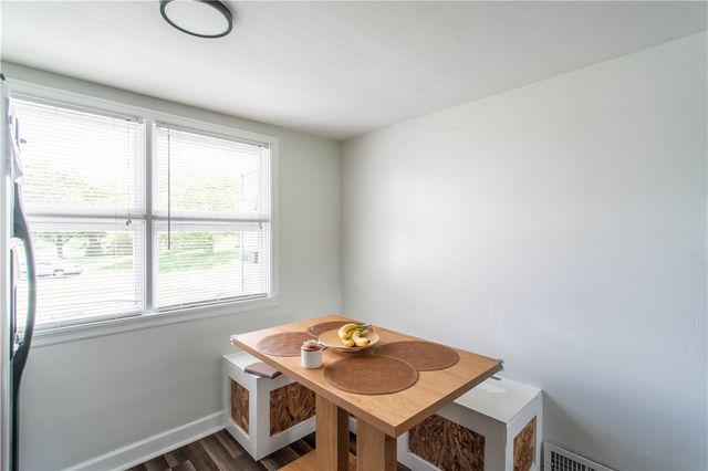 1238 Cascade Rd, Monaca, PA 15061