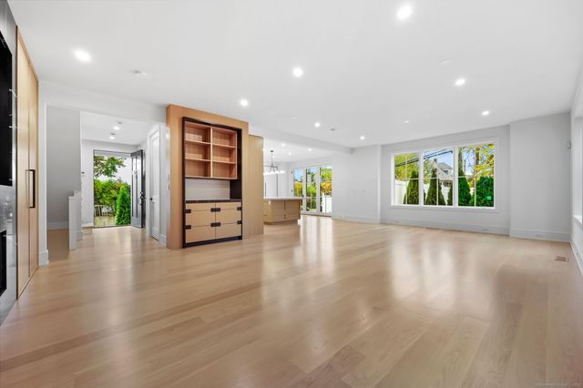 187 Field Point Road B, Greenwich, CT 06830