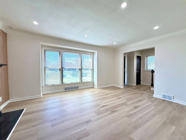 7200 W Outer Drive, Detroit, MI 48235