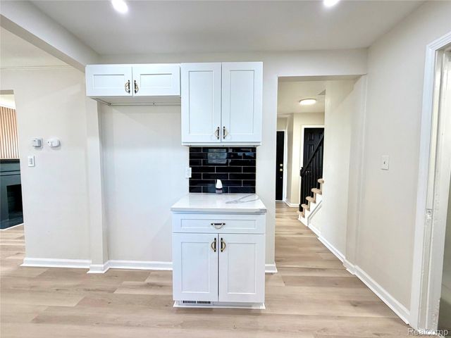 7200 W Outer Drive, Detroit, MI 48235